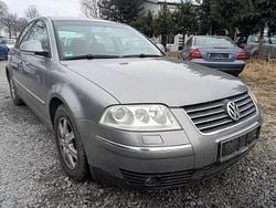 Szary Używany 2006 VW Passat Sedan/Limuzyna | 9900 zł (Uczciwa cena)
