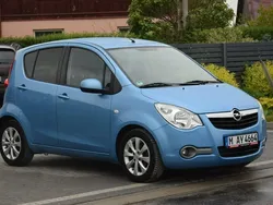 Niebieski (metalik) Używany 2014 Opel Agila Hatchback | 29 900 zł