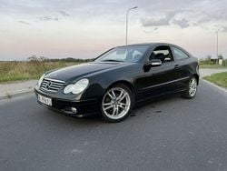 Czarny Używany 2002 Mercedes C200 Coupe | 6000 zł