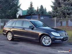 Czerwony Używany 2012 Mercedes C180 Elegance Kombi | 36 900 zł