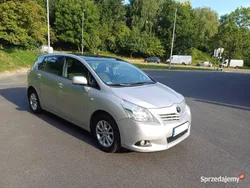 Srebrny Używany 2011 Toyota Verso Minivan | 39 500 zł (Uczciwa cena)