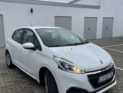 Biały Używany 2017 Peugeot 208 Active Hatchback | 29 500 zł (Uczciwa cena)