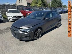 Biały (metalik, perła) Używany 2022 Audi A3 Hatchback | 56 900 zł