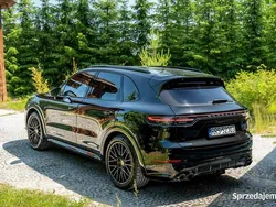 Czarny (metalik) Używany 2022 Porsche Cayenne GTS Black Edition SUV | 469 777 zł