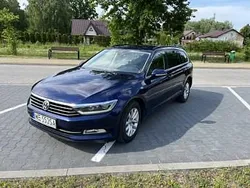 Niebieski Używany 2017 VW Passat Kombi | 54 000 zł (Uczciwa cena)