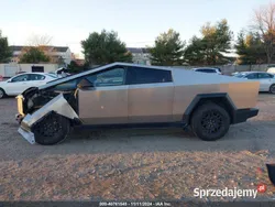 Srebrny Używany 2024 Tesla Cybertruck SUV | 348 000 zł