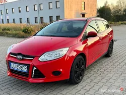 Czerwony Używany 2011 Ford Focus Kombi | 12 999 zł