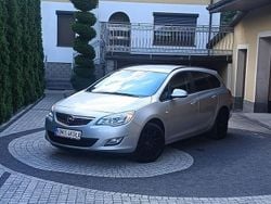 Srebrny Używany 2012 Opel Astra Kombi | 19 900 zł (Dobra cena)