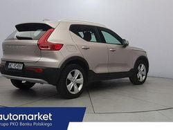 Beżowy Używany 2023 Volvo XC40 Core SUV | 137 850 zł (Dość drogi)