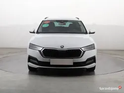 Biały Używany 2021 Skoda Octavia Kombi | 65 999 zł (Dobra cena)