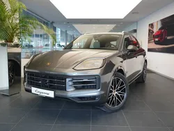 Quarzite grey metallic Nowe 2024 Porsche Cayenne SUV | 544 078 zł (Super Cena)