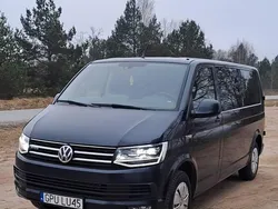 Granatowy Używany 2018 VW Caravelle Minivan | 85 400 zł (Uczciwa cena)