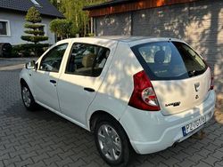 Biały Używany 2009 Dacia Sandero Hatchback | 4300 zł (Dobra cena)