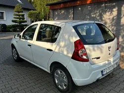 Biały Używany 2009 Dacia Sandero Hatchback | 4300 zł (Super Cena)