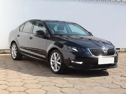 Czarny Używany 2017 Skoda Octavia Hatchback | 53 999 zł (Uczciwa cena)