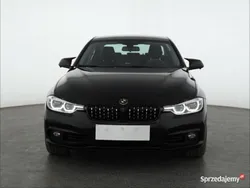 Czarny Używany 2018 BMW 318 Sedan/Limuzyna | 59 999 zł (Uczciwa cena)