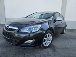 Czarny Używany 2012 Opel Astra Hatchback | 28 456 zł (Uczciwa cena)