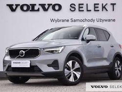 Szary Używany 2024 Volvo XC40 SUV | 139 900 zł (Uczciwa cena)