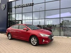 Czerwony Używany 2019 Hyundai Elantra Comfort Sedan/Limuzyna | 49 900 zł (Uczciwa cena)