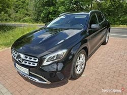Czarny Używany 2018 Mercedes GLA180 SUV | 69 900 zł