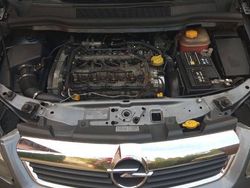Szary Używany 2006 Opel Zafira Cosmo Minivan | 9900 zł (Uczciwa cena)