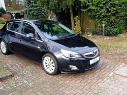 Czarny Używany 2012 Opel Astra Cosmo Hatchback | 20 970 zł (Uczciwa cena)