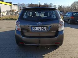 Szary Używany 2010 Toyota Verso Minivan | 15 600 zł