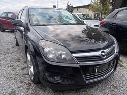 Niebieski Używany 2005 Opel Astra Essentia Hatchback | 8900 zł
