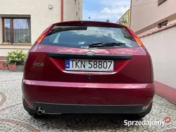 Bordowy Używany 1999 Ford Focus Ambiente Hatchback | 5000 zł (Dość drogi)