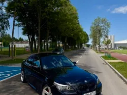 Czarny Używany 2008 BMW 520 Sedan/Limuzyna | 33 900 zł (Dość drogi)