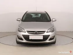 Srebrny Używany 2014 Opel Astra Kombi | 30 999 zł (Dobra cena)