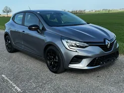 Szary (metalik) Używany 2022 Renault Clio V Hatchback | 49 500 zł (Dobra cena)