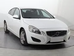 Biały Używany 2010 Volvo S60 Sedan/Limuzyna | 19 999 zł (Uczciwa cena)