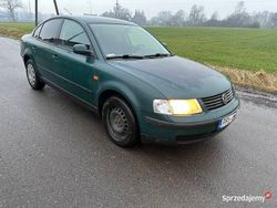 Zielony Używany 1997 VW Passat Sedan/Limuzyna | 3400 zł (Uczciwa cena)