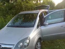 Srebrny Używany 2006 Opel Zafira Minivan | 11 200 zł (Uczciwa cena)