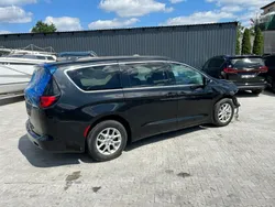 Czarny (metalik) Używany 2021 Chrysler Pacifica SUV | 49 500 zł