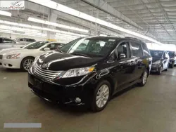 Czarny Używany 2013 Toyota Sienna Limited Minivan | 185 000 zł