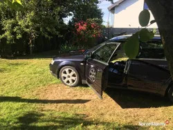 Granatowy Używany 2002 Audi A4 Kombi | 18 000 zł
