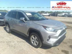 Srebrny Używany 2020 Toyota RAV4 XLE SUV | 86 000 zł