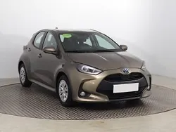 Szary Używany 2022 Toyota Yaris Hatchback | 75 999 zł (Uczciwa cena)