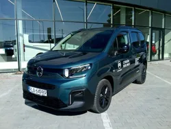 Niebieski (metalik) Używany 2024 Citroën Berlingo Minivan | 104 900 zł