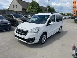 Biały (metalik) Używany 2016 Peugeot Partner Minivan | 23 900 zł