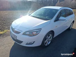 Biały Używany 2012 Opel Astra Sedan/Limuzyna | 25 500 zł (Dość drogi)