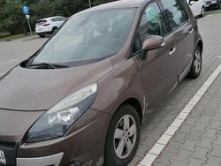 Brązowobeżowy Używany 2010 Renault Scénic III Minivan | 13 300 zł (Uczciwa cena)