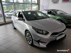 Srebrny (metalik) Używany 2024 Kia Ceed Kombi | 88 300 zł (Drogi)