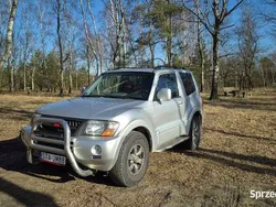 Srebrny Używany 2003 Mitsubishi Pajero SUV | 17 600 zł (Super Cena)