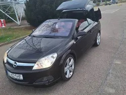 Czarny Używany 2009 Opel Astra Cabriolet Sport Kabriolet | 16 500 zł
