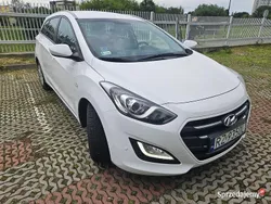 Biały Używany 2015 Hyundai i30 Classic Kombi | 32 500 zł (Dość drogi)