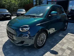 Zielony ocean Używany 2023 Fiat 500e Sedan/Limuzyna | 159 000 zł