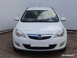 Biały Używany 2011 Opel Astra Kombi | 22 999 zł (Uczciwa cena)